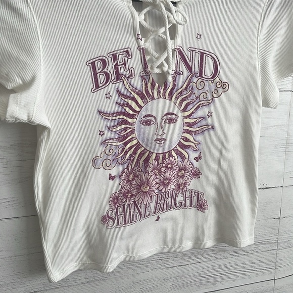 Stitch & Pine Cut Out Be Kind Sun Shine Bright Top l SIZE M - Picture 3 of 9